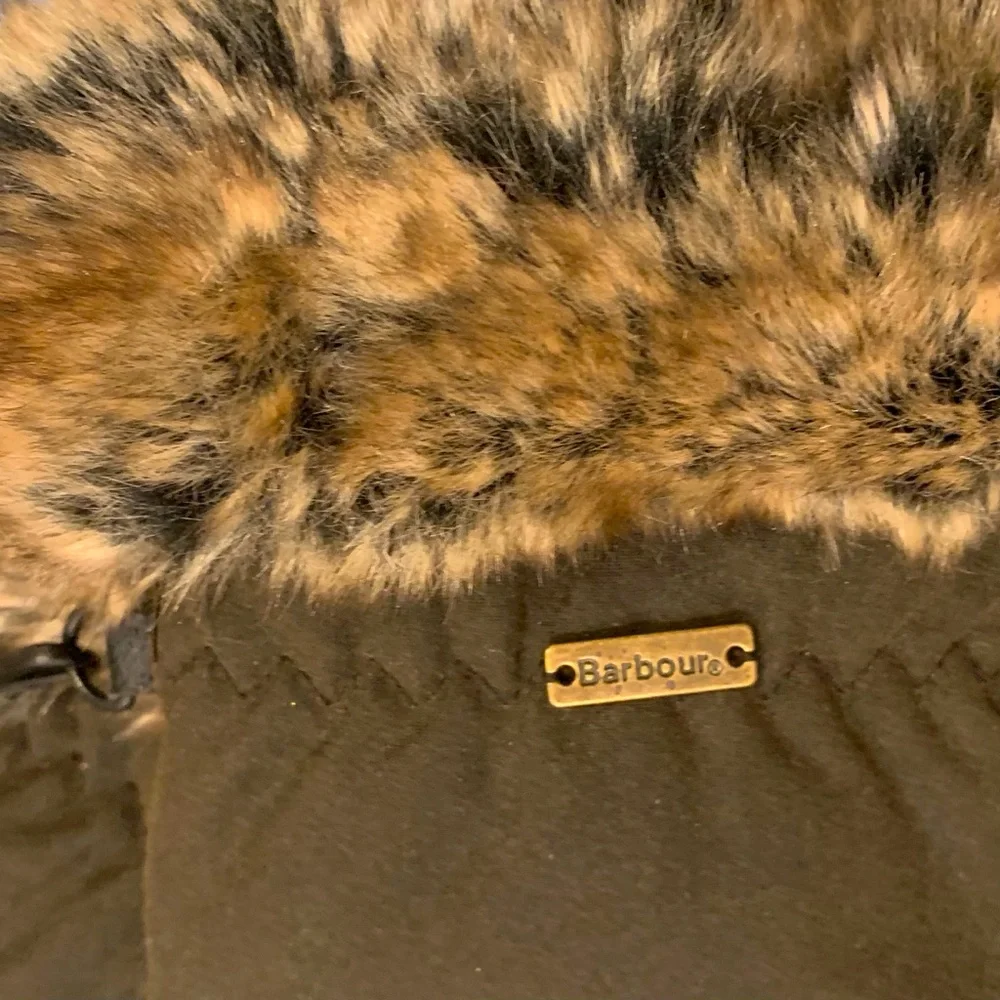 NWTs Barbour Waxed Mittens with Fur Trim